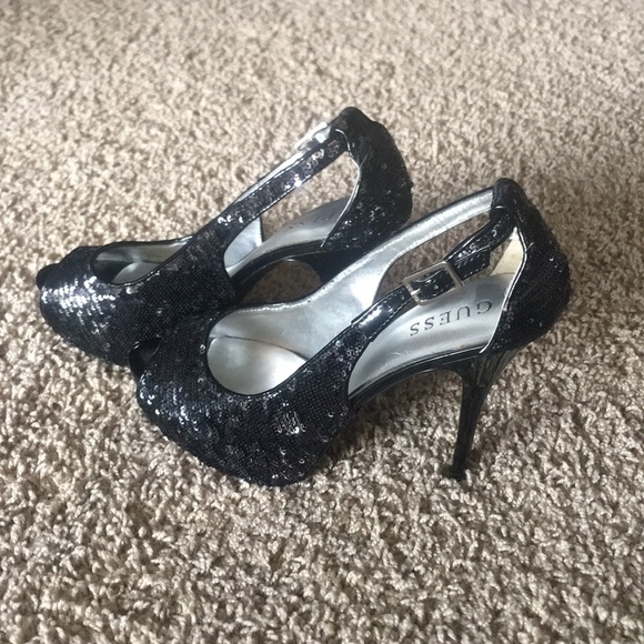 Guess Hondo3 Black/Silver Sequin Peep Toe - Picture 8 of 8
